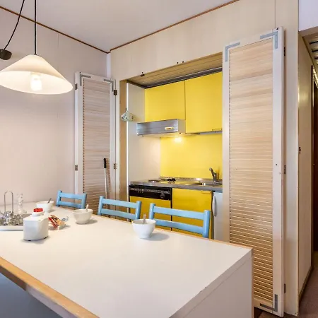 Universo-2 By Interhome